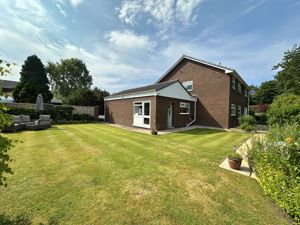 Photo 30- click for photo gallery